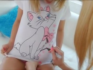 Sexy kotě sheena shaw a prsatá transsexuál eva lin v trojice